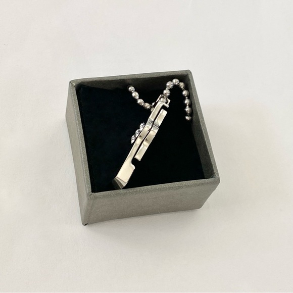 Stainless Steel Cross Pendant Necklace Swarovski Crystals Religious Men & Women - Picture 6 of 11